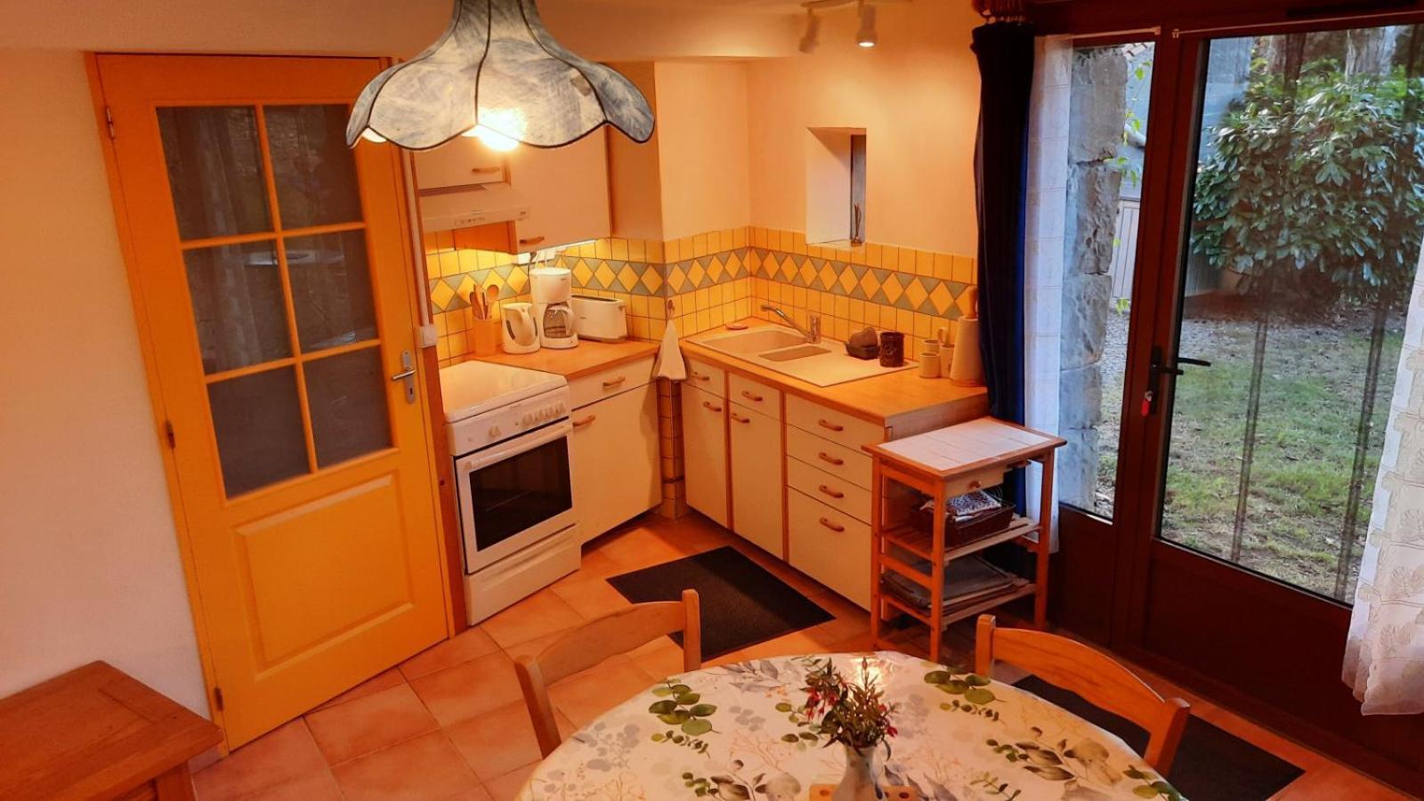 La Petite Maison Dans La Prairie Cassaignes Екстериор снимка
